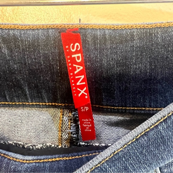 Spanx Distressed Ankle Skinny Pull On Small Stretch Comfort Blue Jeans - Picture 3 of 7